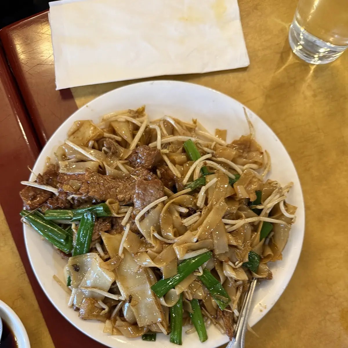 Beef Chow Fun with Soy Sauce 干炒牛河